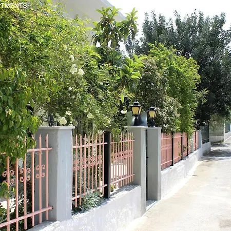 Rentoulia Apartments Poúlithra Exterior foto